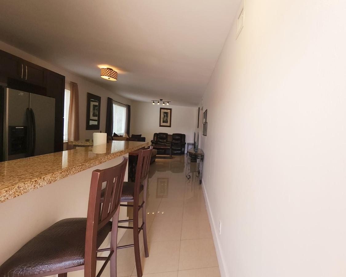 A4 - Endless Summer Rentals - Downtown Apartment Near Park, Ports, And Beach Fort Lauderdale Kültér fotó